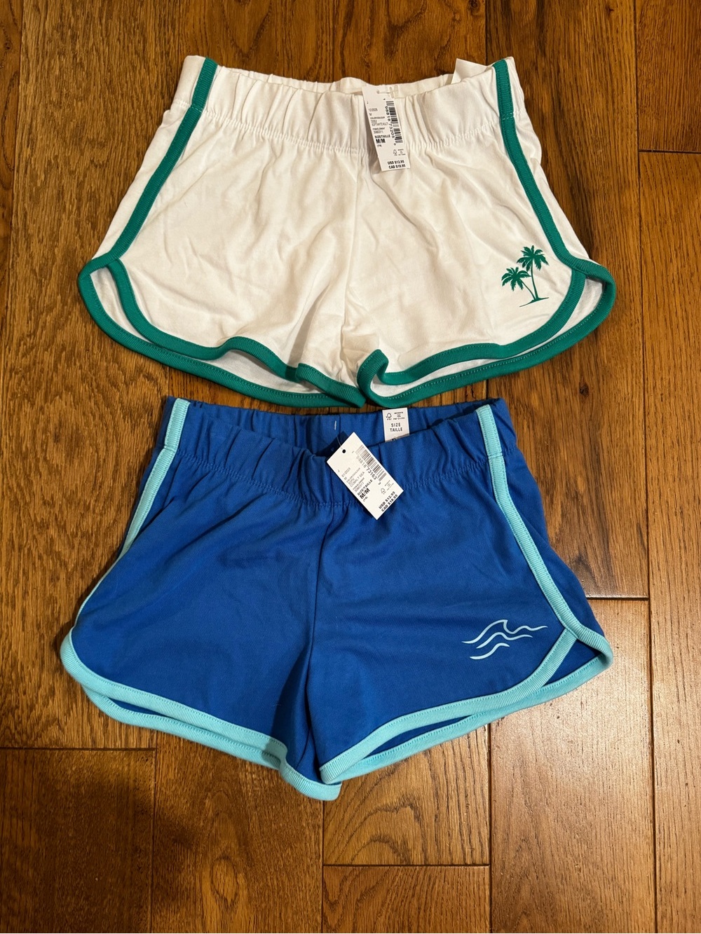 Girls Contrast Graphic Dolphin Shorts